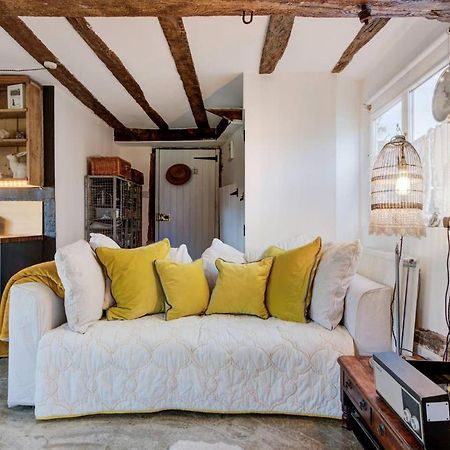 The Dairy, One Bedroom Cottage In A 15Th Century Farmhouse Parham Exterior foto